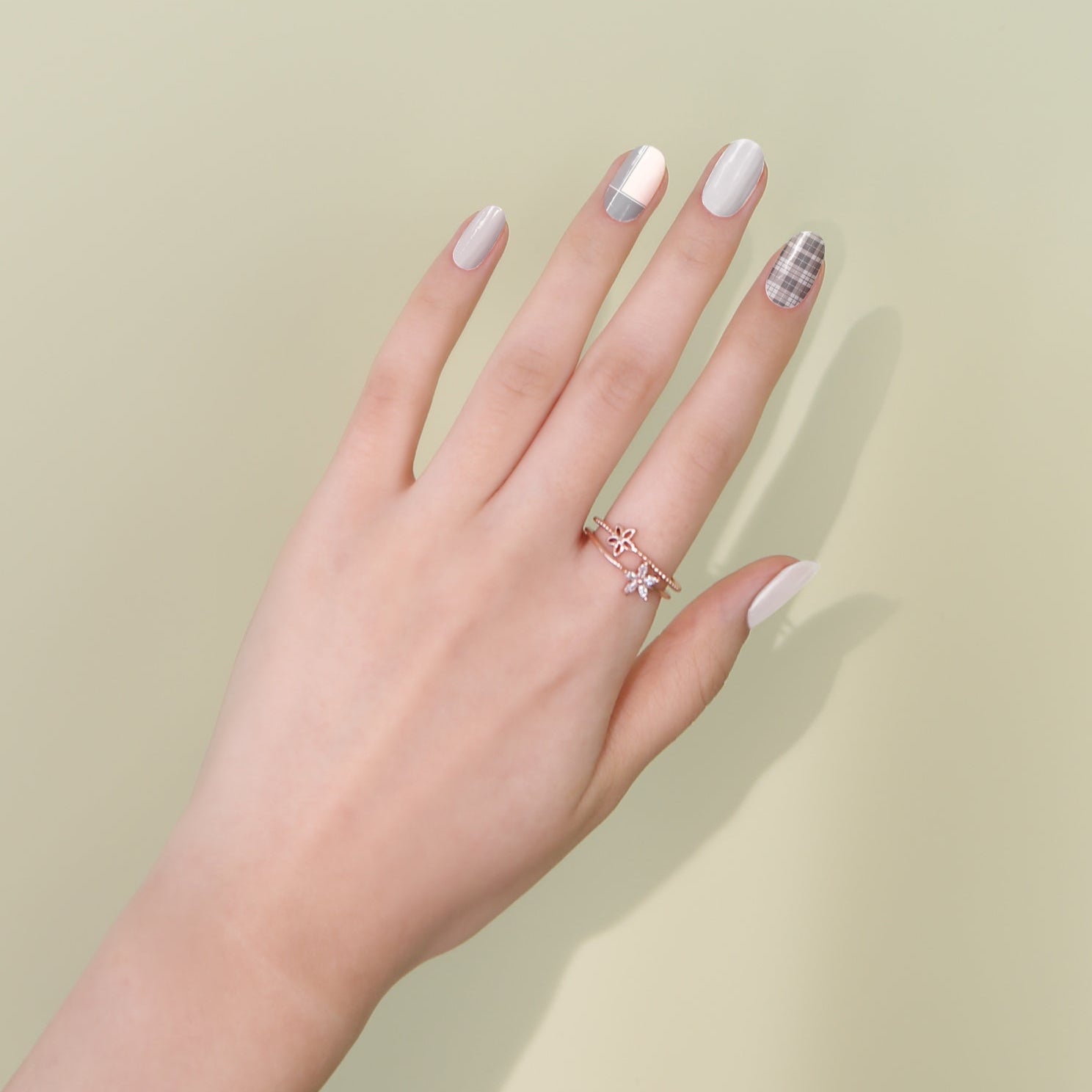 Pattern #25 — Ivory Balance